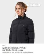 Mont Gerrard beheizte Jacke schwarz crop – Länge und Passform, Model 1,65 m · trägt S